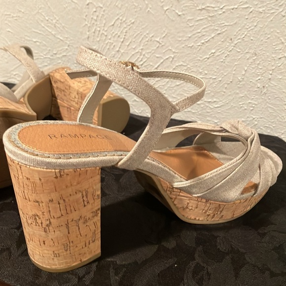 Rampage Natural Met Linen BNWT Beautiful heels for a fun night out. Very stylish - Picture 5 of 12